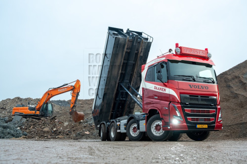 Volvo FH16-750 8x4WS 15